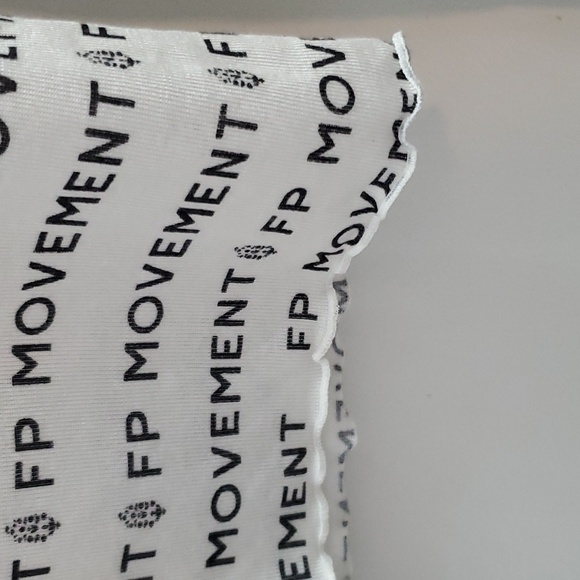 Free People Movement High Jump Logo Long Sleeve Size Medium - Picture 4 of 11